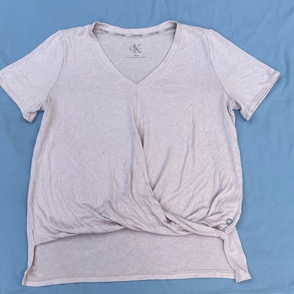Calvin Klein Tops - Calvin Klein Light Pink Twist Hem Tee